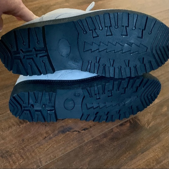 SQL Gray Faux Fur Ankle Booties SZ-7 - Picture 5 of 11